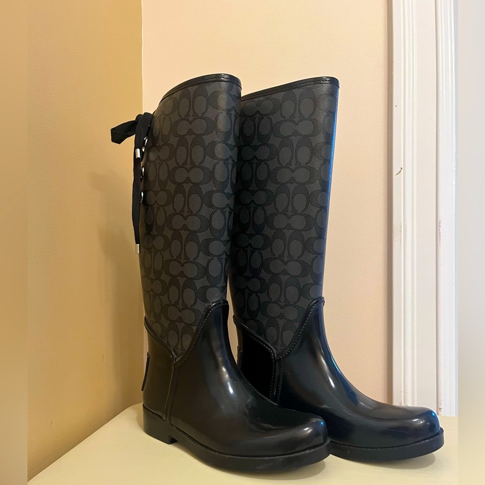 Coach brand rain boots warm and fuzzy inside. Very stylish. Gently used.
